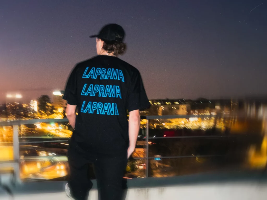 Photo du T-shirt Relief Noir La Prava